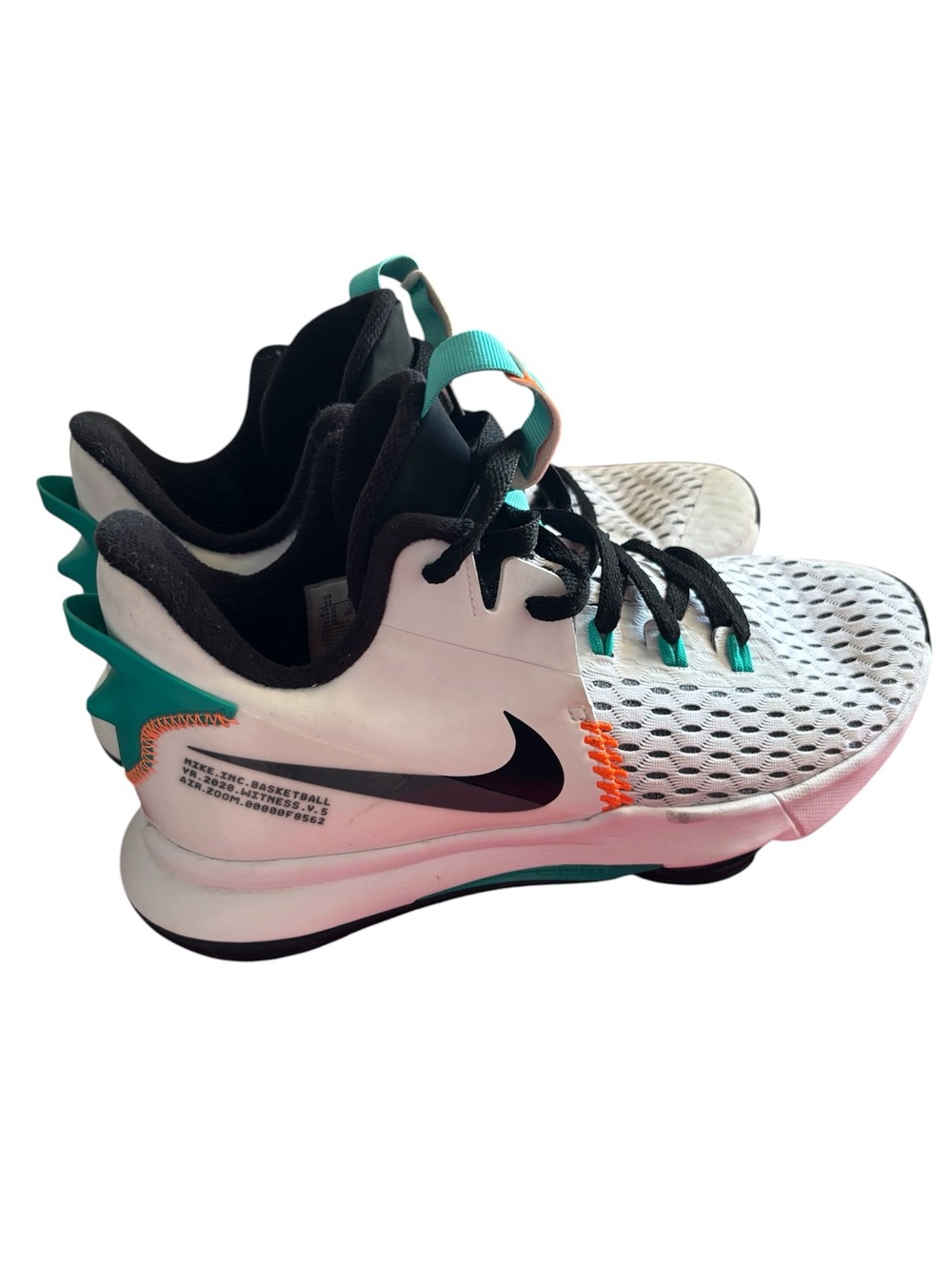 Nike Men's White Teal Black Basketball Sneakers size 11 Excellent Condition